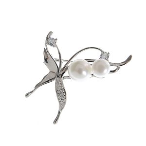 Brosa fluture din argint cu perle acrilice