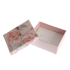 Cutie cadou roz cu trandafiri 8x10cm
