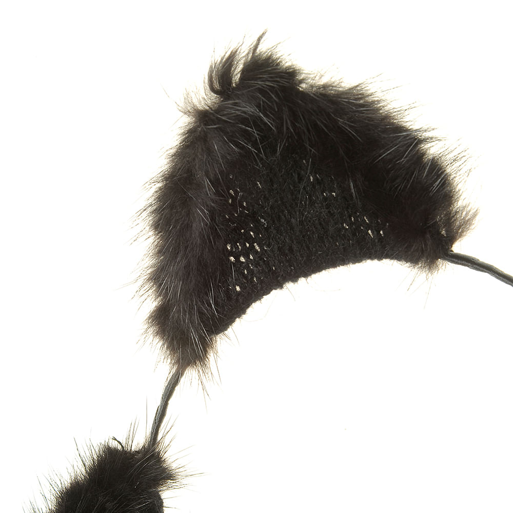 Bentita neagra cu urechi pufoase - 2 | YEO