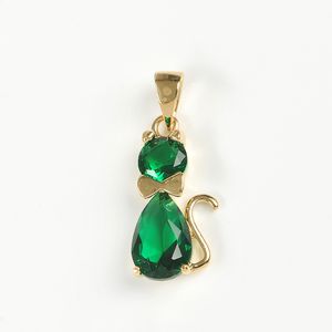 Pandantiv placat cu aur pisica cu pietre verzi