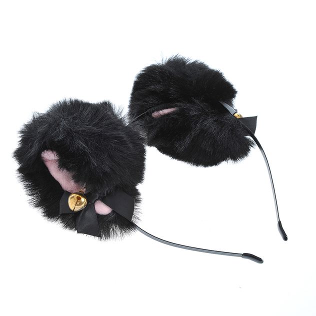 Bentita neagra cu urechi pufoase