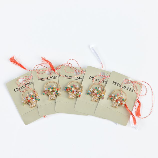 Set 5 brose martisor cos cu flori