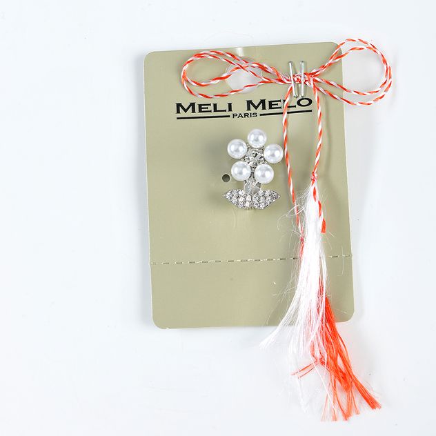 Brosa martisor floare alba cu pietre acrilice