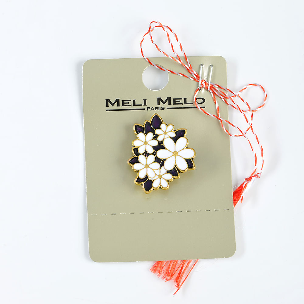 Brosa martisor cu flori albe - 3 | YEO