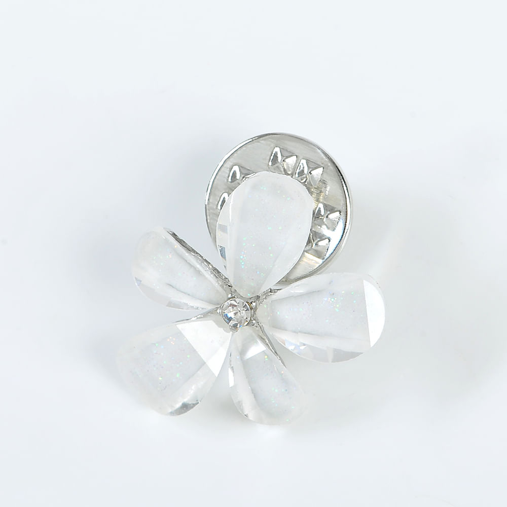 Brosa martisor floare alba sidefata