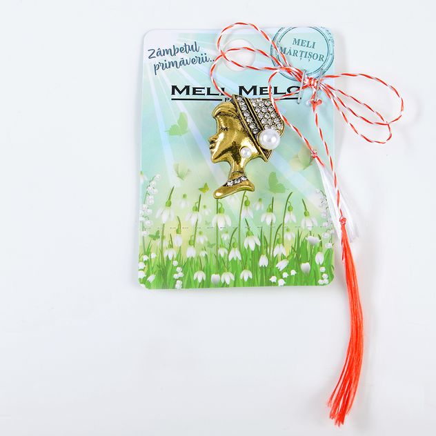 Brosa martisor femeie cu palarie