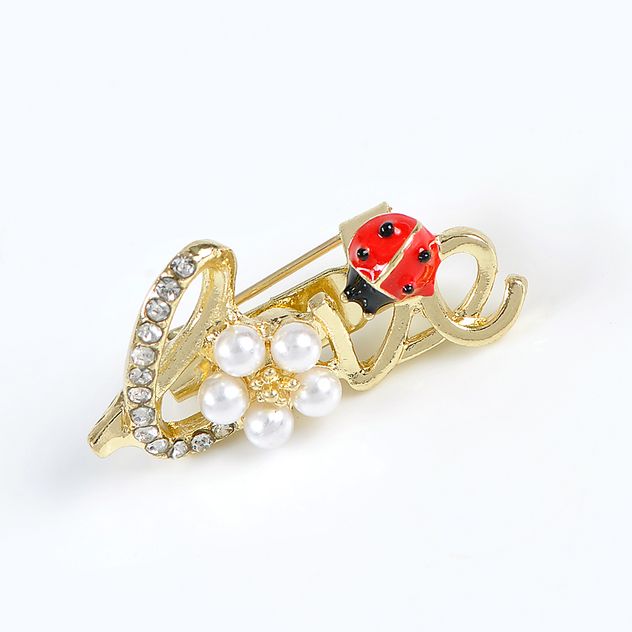 Brosa martisor mesaj Love