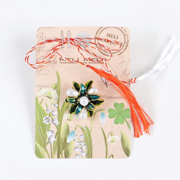 Brosa martisor floare verde cu perle albe