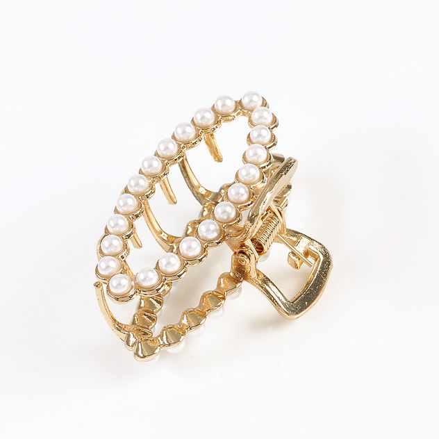 Cleste oval cu perle albe