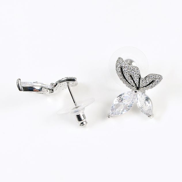 Cercei eleganti fluturi  argintii