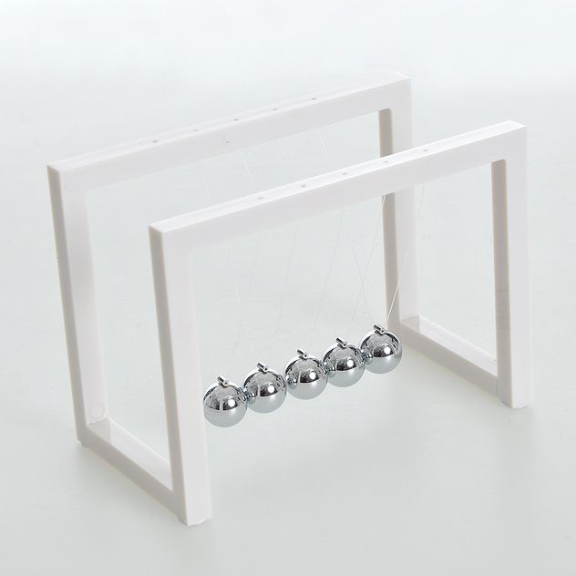 Decoratiune Leaganul lui Newton 16 cm