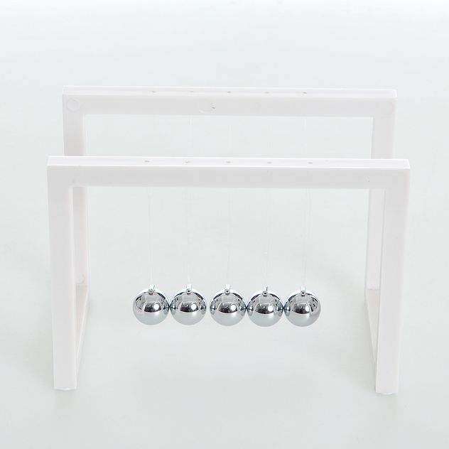 Decoratiune Leaganul lui Newton 16 cm