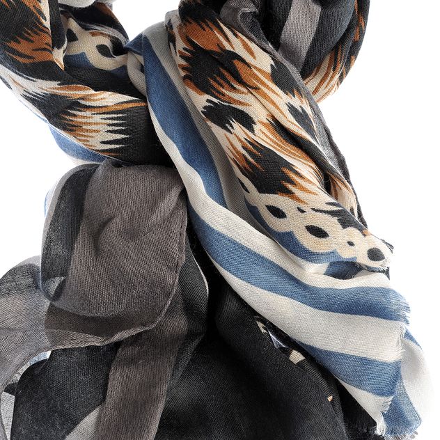 Esarfa cu animal print si dungi albastre