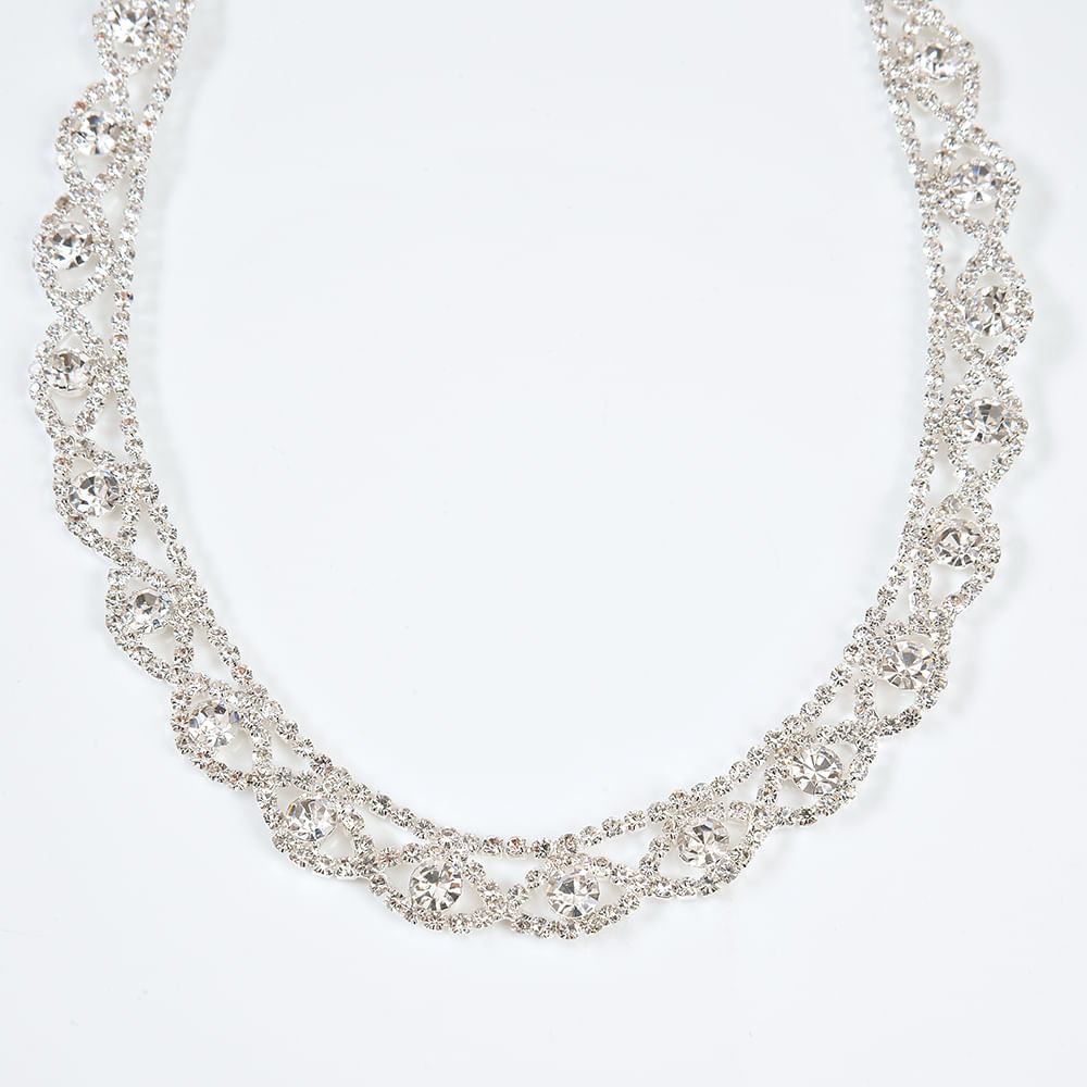 Colier elegant argintiu la baza gatului - 1 | YEO