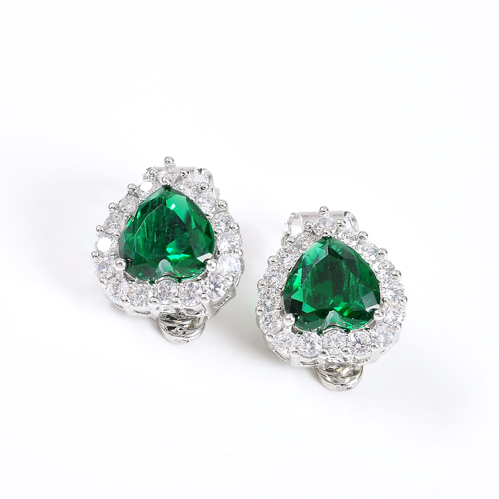 Cercei eleganti argintii cu piatra verde in forma de inima