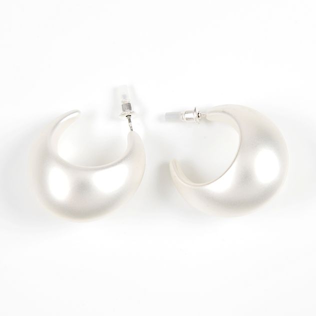 Cercei statement semicerc cu aspect perlat