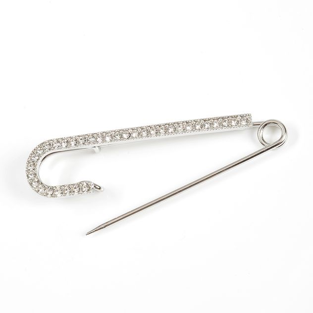 Brosa martisor ac de siguranta cu pietre albe