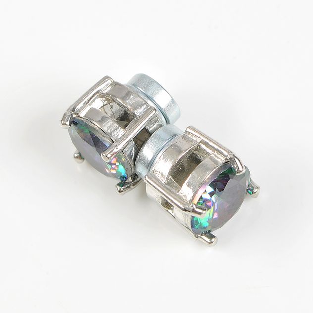 Cercei magnetici eleganti cu piatra stralucitoare rainbow