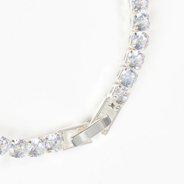 Bratara argintie subtire cu design elegant