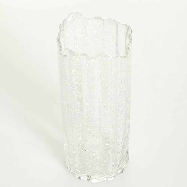 Vaza cilindrica din sticla transparenta cu textura reliefata