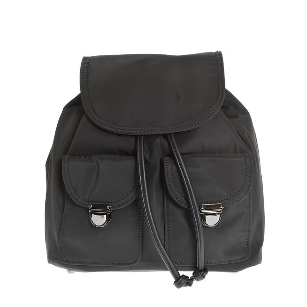 Rucsac negru cu design simplu si inchidere cu snur