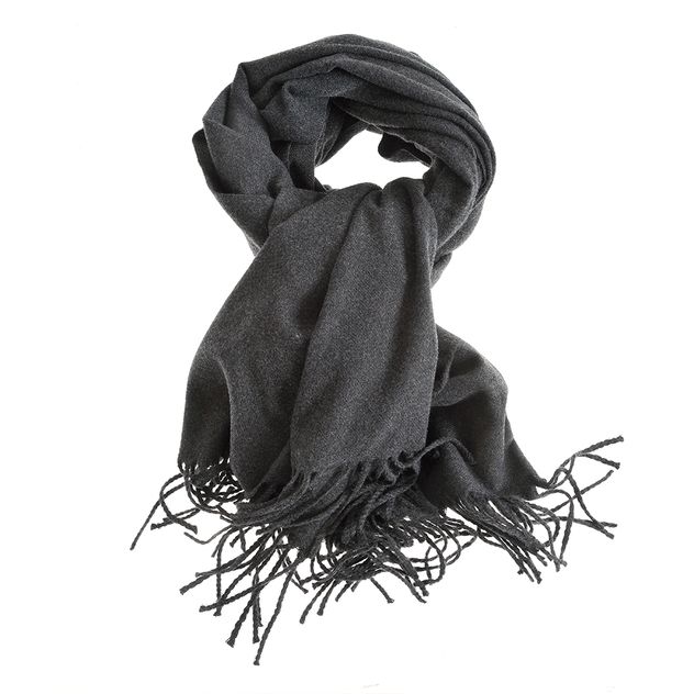 Esarfa clasica neagra cu franjuri