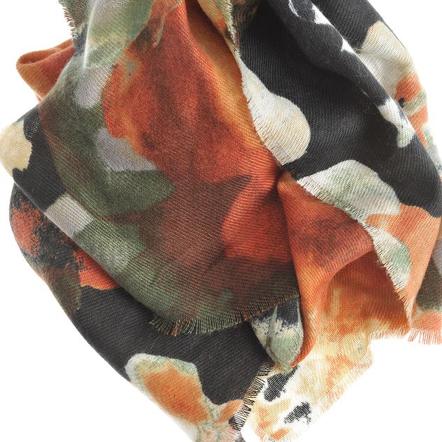 Esarfa neagra cu flori portocalii