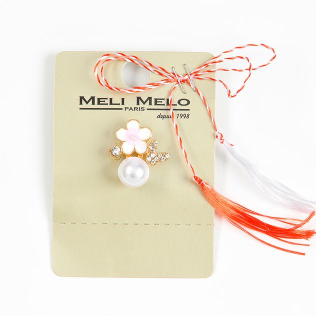 Brosa martisor floare alba cu perla si fluture