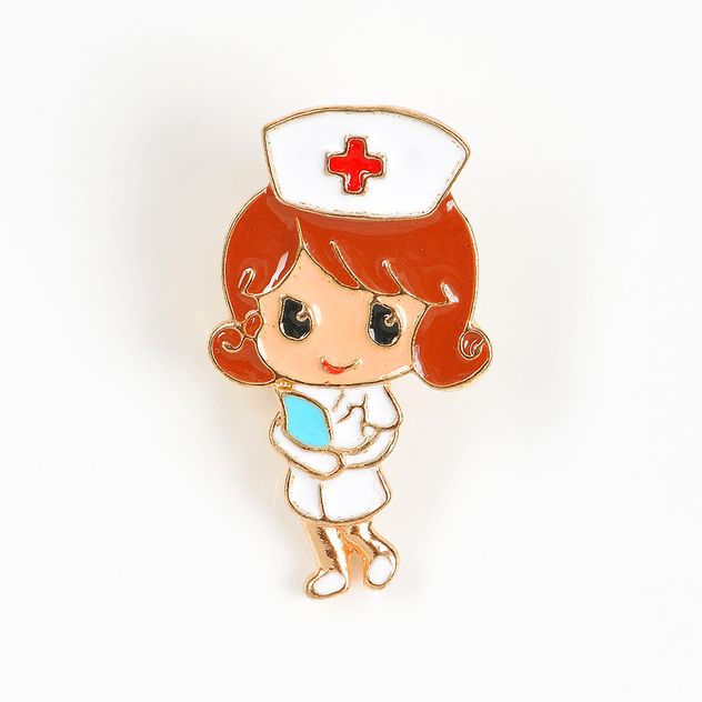 Brosa martisor asistenta medicala