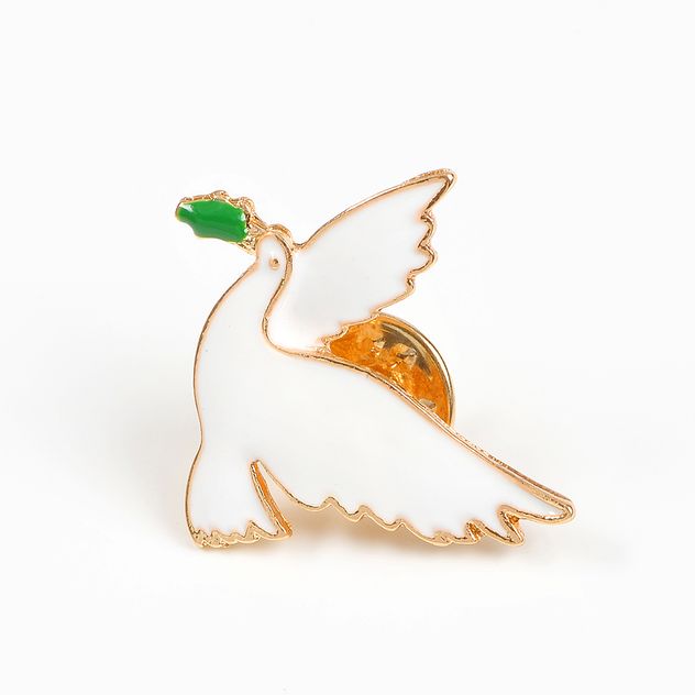Brosa martisor porumbel alb