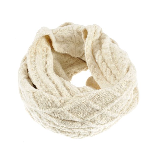 Fular circular crem cu model tricotat