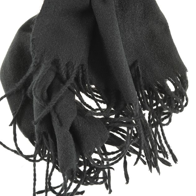 Esarfa neagra cu franjuri 180 x 70 cm