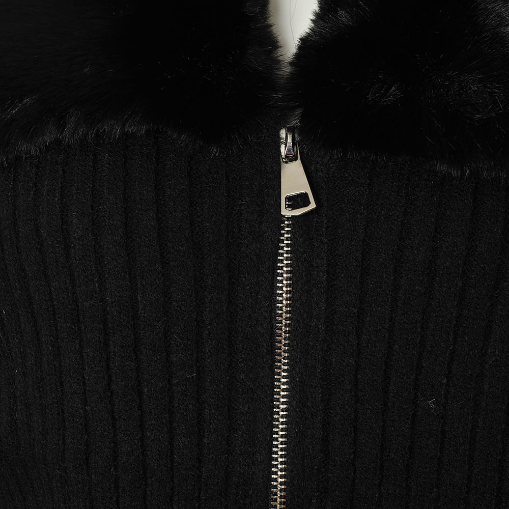 Pulover negru cu guler si mansete din blana, detasabile - 1 | YEO