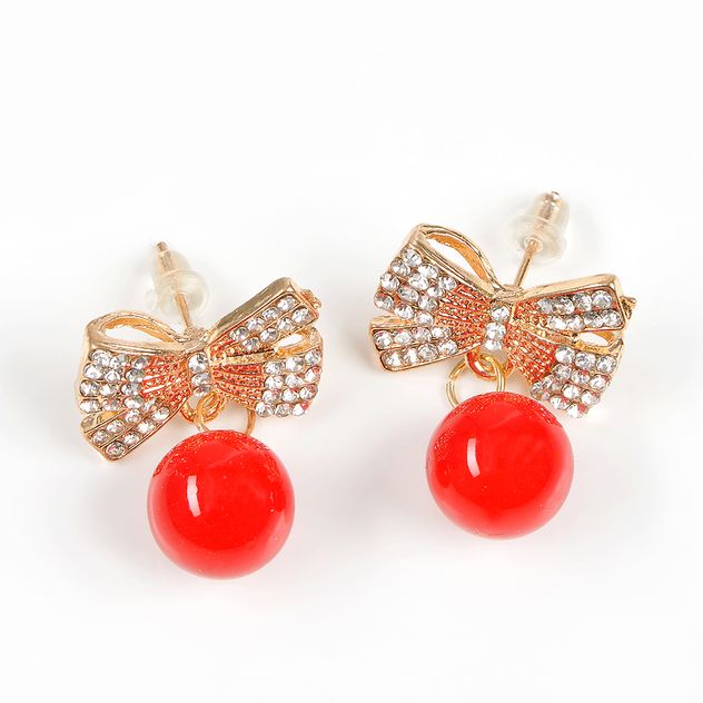 Cercei fundita aurie cu cristale si glob rosu lucios