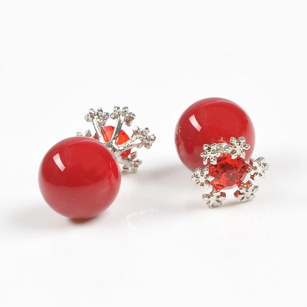 Cercei dubli glob rosu cu detaliu fulg argintiu si cristal