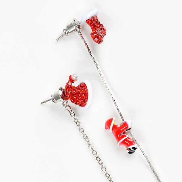 Cercei asimetrici cu Mos Craciun si accesorii festive