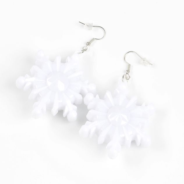 Cercei albi fulg de nea cu design 3D