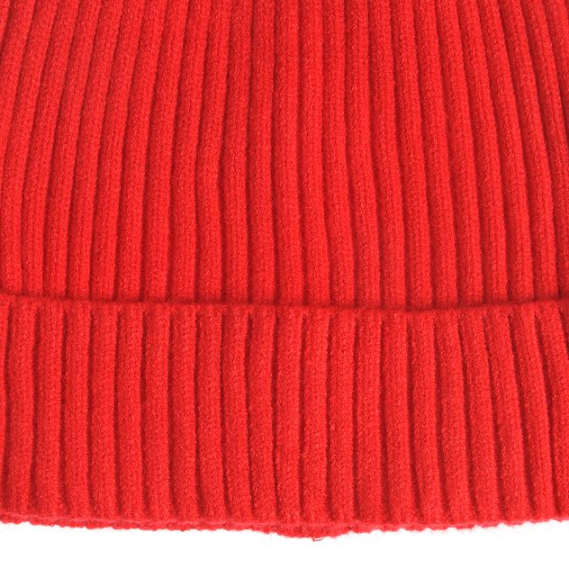 Caciula simpla rosie pentru iarna