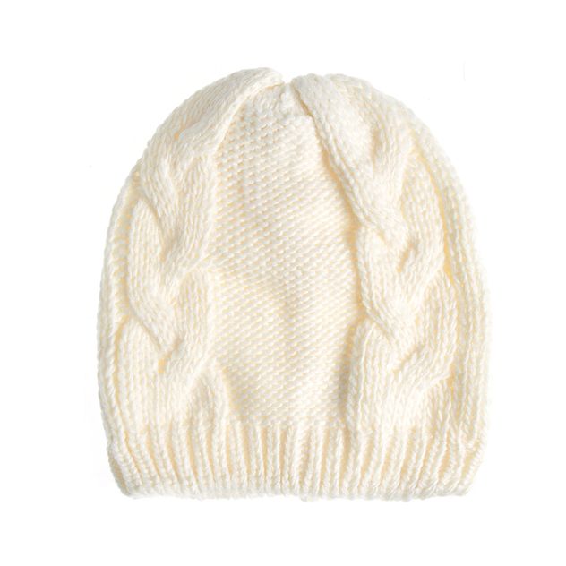 Caciula tricotata alba cu impletituri