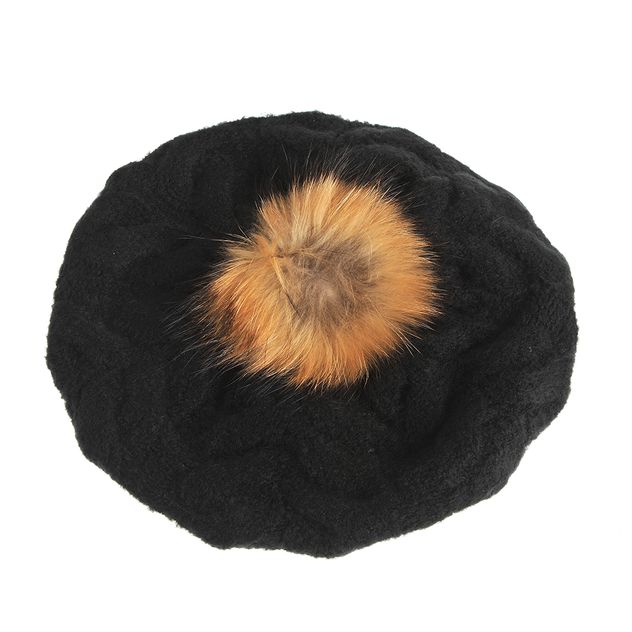 Bereta neagra cu puf maro