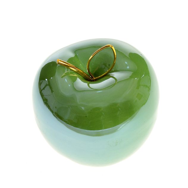 Decoratiune mar verde lucios cu frunza metalica aurie 12 cm