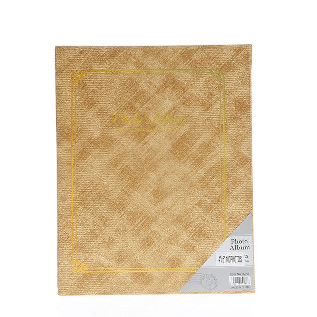 Album foto clasic cu coperta texturata si detalii aurii