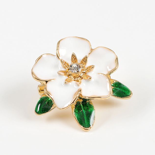 Brosa martisor floare alba