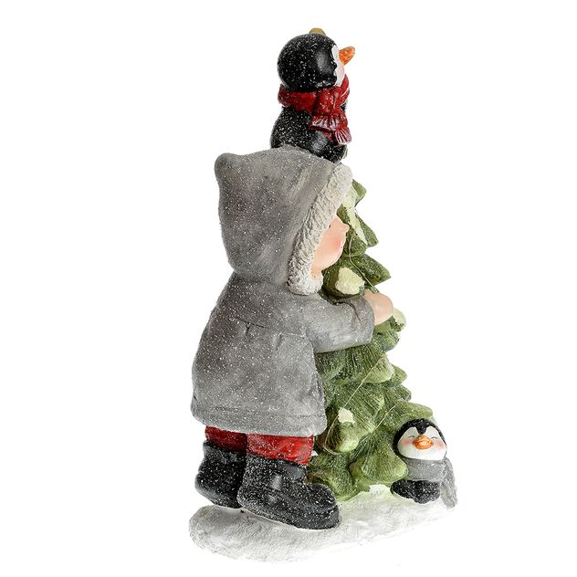 Figurina de iarna cu baietel si pinguini langa brad 48 cm