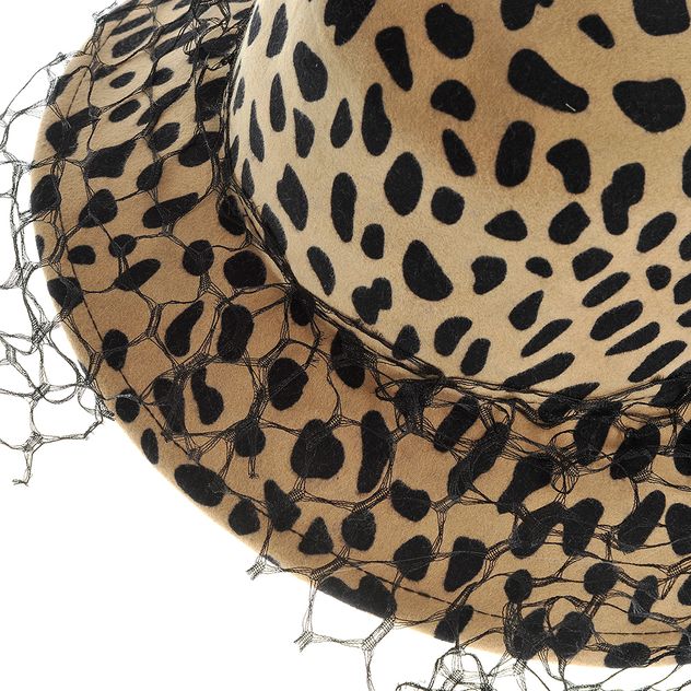 Palarie cu plasa si model animal print