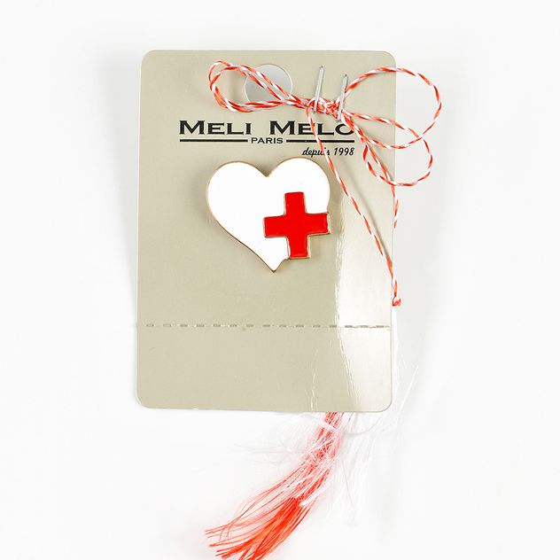 Brosa martisor inima alba cu cruce rosie