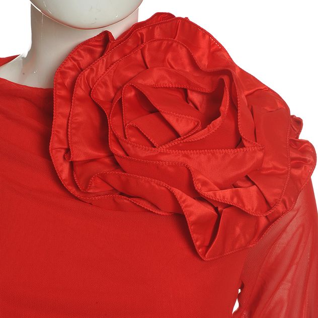 Rochie rosie din plasa cu trandafir