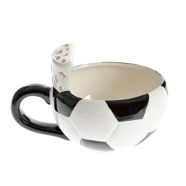 Cana ceramica cu design minge de fotbal si poarta decorativa