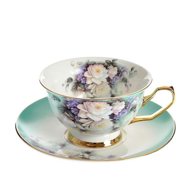 Ceasca cu farfurie din portelan fin, decor floral si accente aurii 220 ml