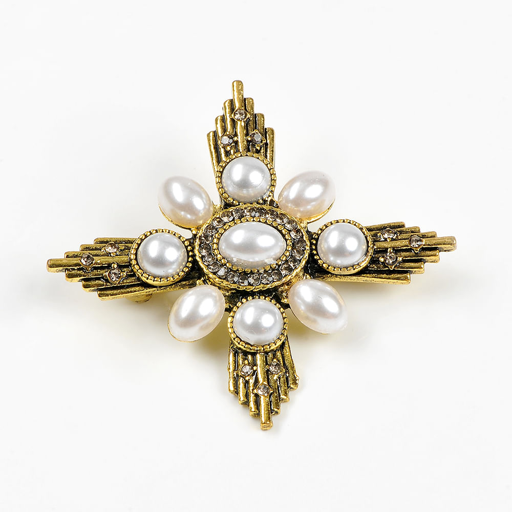 Brosa martisor aurie cu perle albe